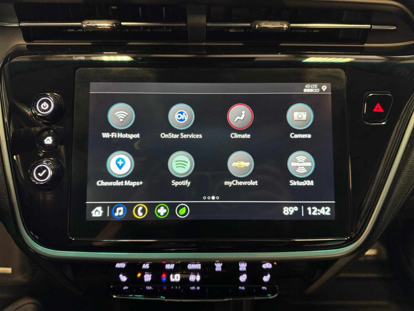 Used 2023 Chevrolet Bolt LT w/ Infotainment Package FWD image 12