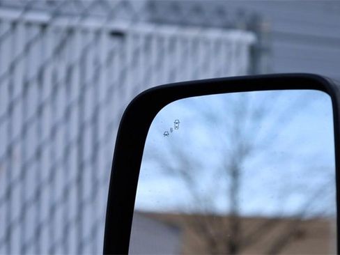 Certified 2024 Nissan Titan SV w/ SV Convenience Package image 21