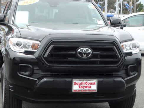 Used 2022 Toyota Tacoma SR AWD/4WD image 4