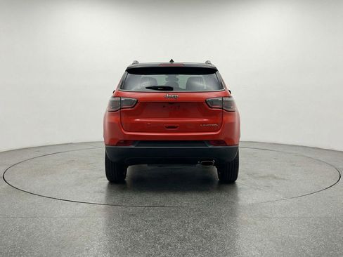 Used 2025 Jeep Compass Limited AWD/4WD image 7