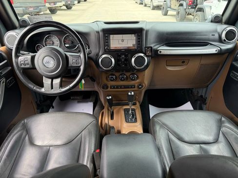 Used 2014 Jeep Wrangler Unlimited Sahara w/ Max Tow Package AWD/4WD image 37