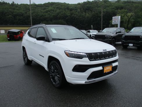 Certified 2023 Jeep Compass High Altitude AWD/4WD image 3