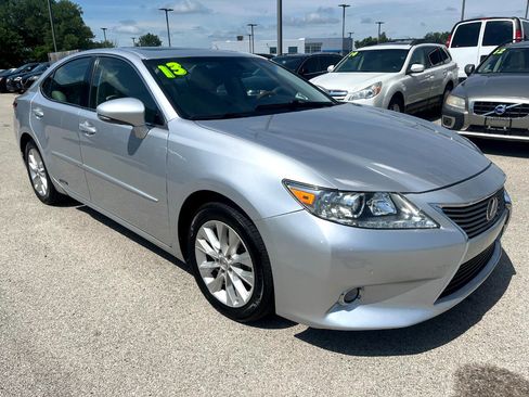 Used 2013 Lexus ES 300h image 7