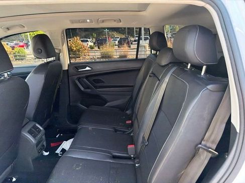 Used 2021 Volkswagen Tiguan SE w/ Panoramic Sunroof Package FWD image 13