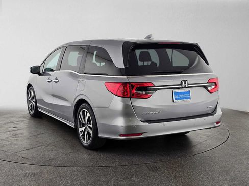 Used 2023 Honda Odyssey Touring image 5