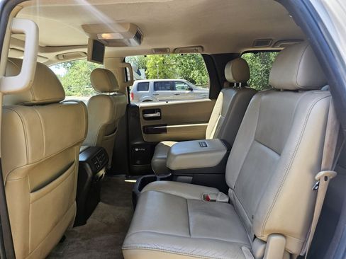 Used 2011 Toyota Sequoia Platinum AWD/4WD image 28