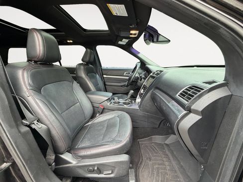 Used 2019 Ford Explorer Sport w/ Ford Safe & Smart Package AWD/4WD image 13