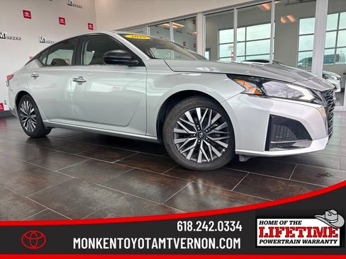 Used 2025 Nissan Altima 2.5 SV FWD image 1