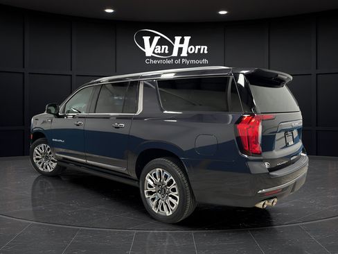 Used 2023 GMC Yukon XL Denali Ultimate AWD/4WD image 5