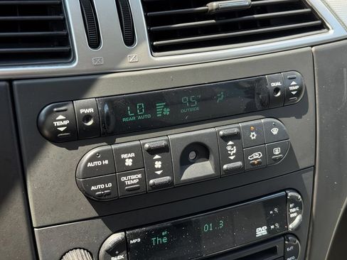 Used 2007 Chrysler Pacifica Touring FWD image 36