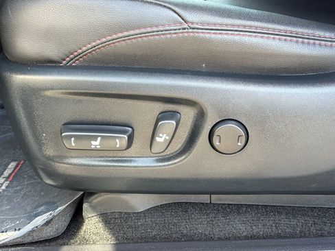 Used 2024 Toyota 4Runner TRD Off-Road Premium image 13