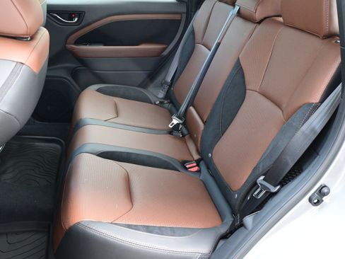 Used 2025 Subaru Forester Touring AWD/4WD image 32