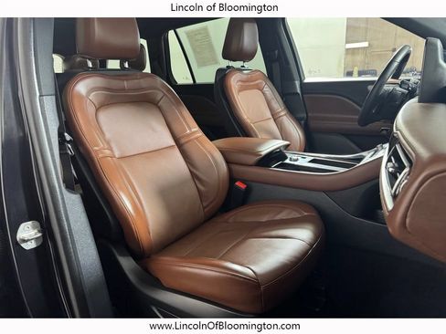 Certified 2025 Lincoln Aviator Reserve AWD/4WD image 13