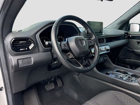 Certified 2025 Honda Pilot Sport image 10