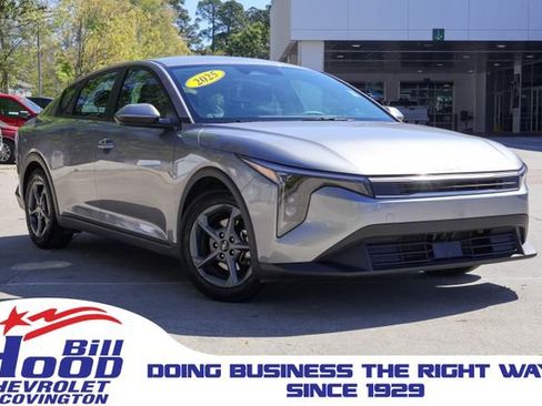 Used 2025 Kia K4 LXS image 1