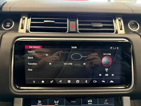 Used 2020 Land Rover Range Rover HSE image 46