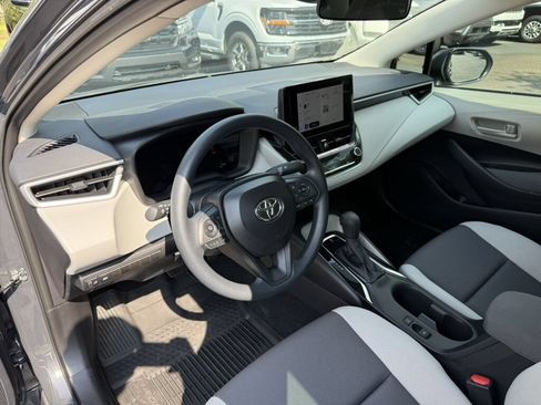 Used 2026 Toyota Corolla LE FWD image 3