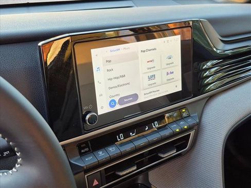 Used 2025 Toyota Camry SE FWD image 10