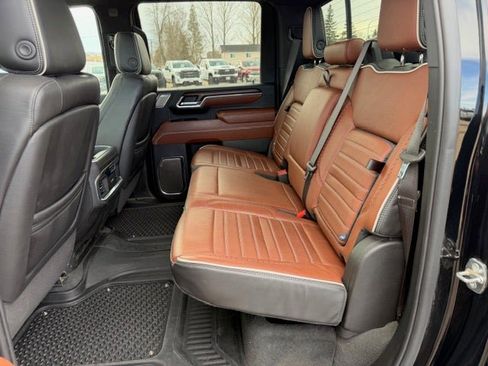 Used 2024 GMC Sierra 3500 Denali Ultimate AWD/4WD image 17