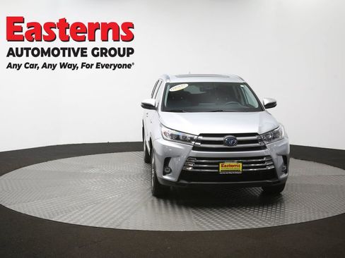 Used 2019 Toyota Highlander Limited w/ Carpet Mat Package (TMS) AWD/4WD image 58