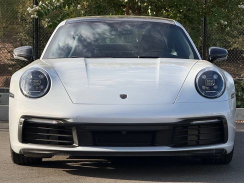 Used 2024 Porsche 911 Carrera RWD image 10