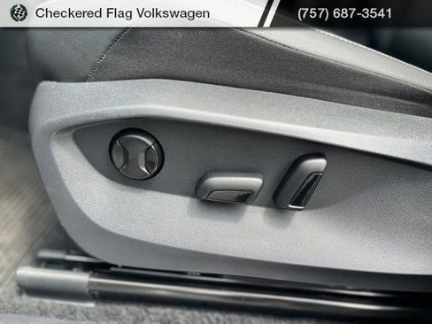 Used 2023 Volkswagen Tiguan SE R-Line FWD image 23