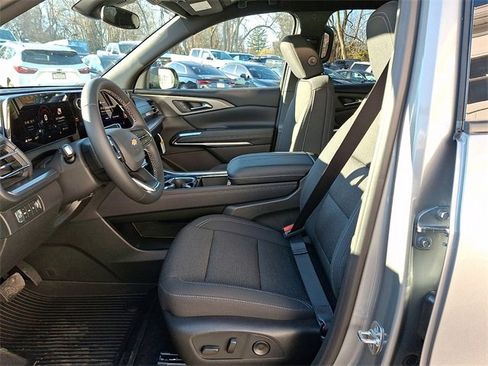 New 2026 Chevrolet Traverse LT w/ LPO, Floor Liner Package image 9