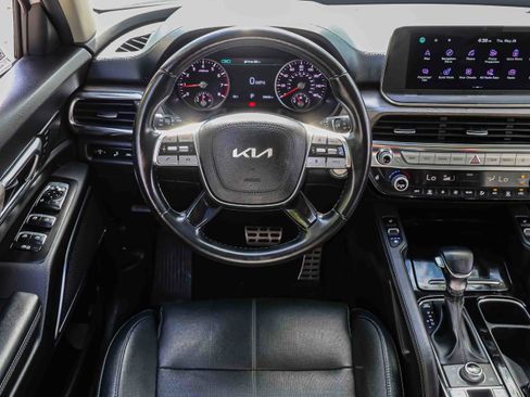 Certified 2022 Kia Telluride SX w/ Nightfall Edition Package AWD/4WD image 17