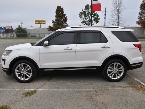 Used 2018 Ford Explorer Limited w/ Equipment Group 301A image 2