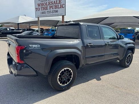 Used 2025 Toyota Tacoma TRD Off-Road AWD/4WD image 6