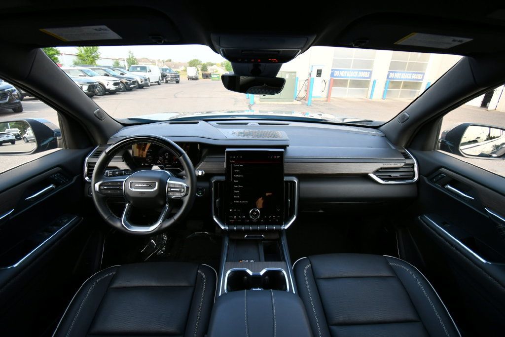 Used 2024 GMC Acadia Denali w/ Super Cruise Package AWD/4WD image 3