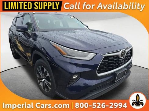 Used 2021 Toyota Highlander XLE AWD/4WD image 1