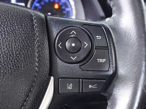 Used 2017 Toyota Corolla SE w/ SE Premium Package FWD image 13