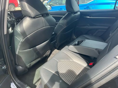 Used 2023 Toyota Camry SE image 8