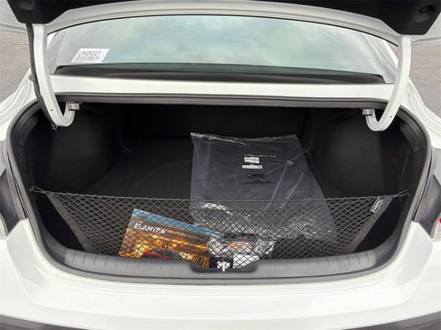 Certified 2025 Hyundai Elantra Sport image 18