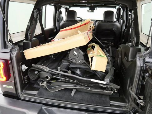 Used 2020 Jeep Wrangler Unlimited Sahara w/ Dual Top Group image 31