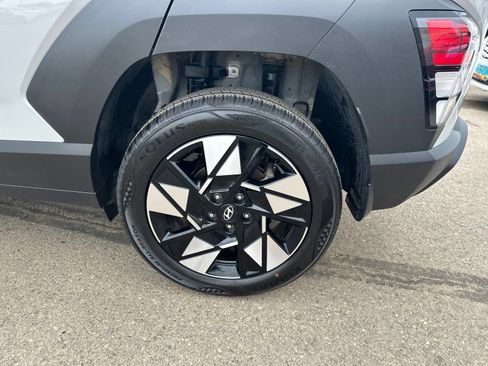 Used 2025 Hyundai Kona SEL AWD/4WD image 7