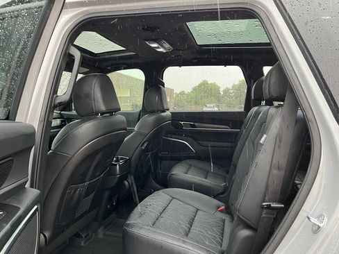 Used 2025 Kia Telluride SX Prestige X-Pro AWD/4WD image 16