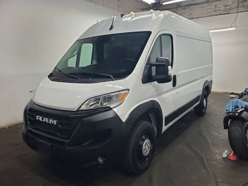 Used 2023 RAM ProMaster 2500 w/ Convenience Group FWD image 1