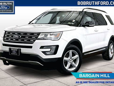 Used 2017 Ford Explorer XLT image 1