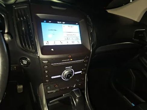 Used 2018 Ford Edge Titanium w/ Equipment Group 301A image 10