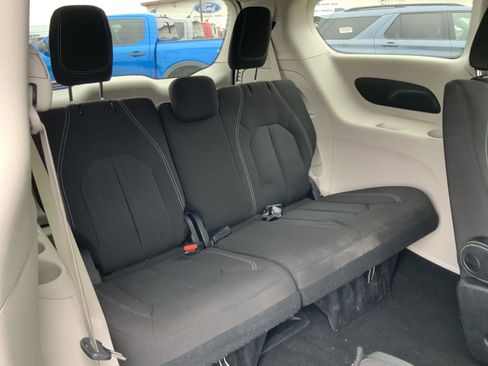 Used 2023 Chrysler Voyager LX image 55