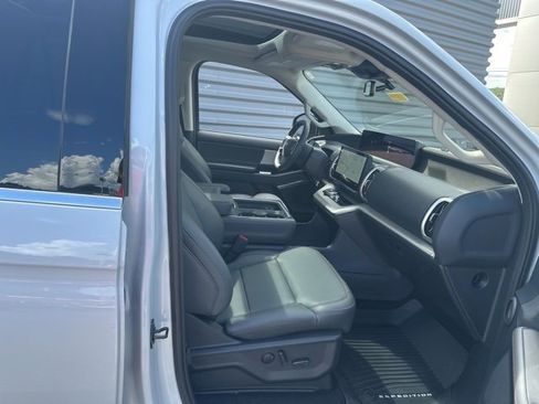 New 2025 Ford Expedition Active image 35