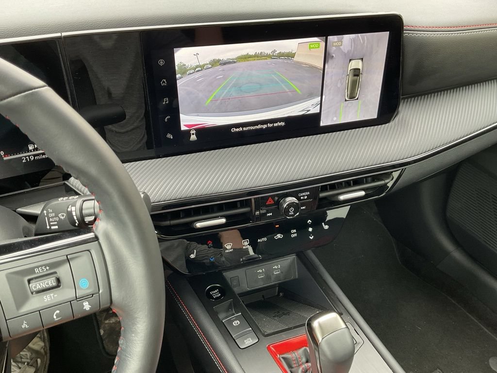 Used 2025 Nissan Kicks SR AWD/4WD image 15