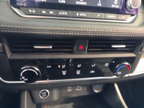 Used 2021 Nissan Rogue S image 25