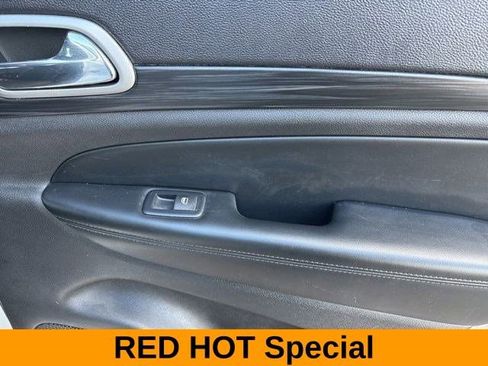 Used 2020 Jeep Grand Cherokee Laredo w/ 18" Wheel & 8.4" Radio Group image 36