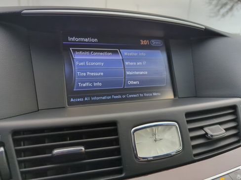 Used 2016 INFINITI Q70 L 3.7 image 27