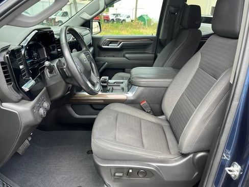 Used 2023 Chevrolet Silverado 1500 RST AWD/4WD image 14