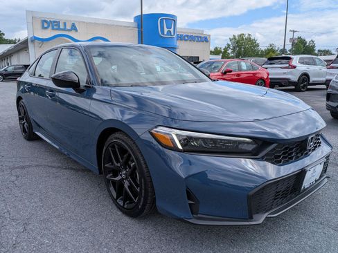 Used 2025 Honda Civic Sport image 3
