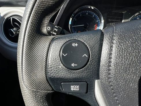 Used 2019 Toyota Corolla LE image 18